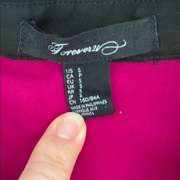 F21 Magenta sheer high low tank top - Picture 2 of 3